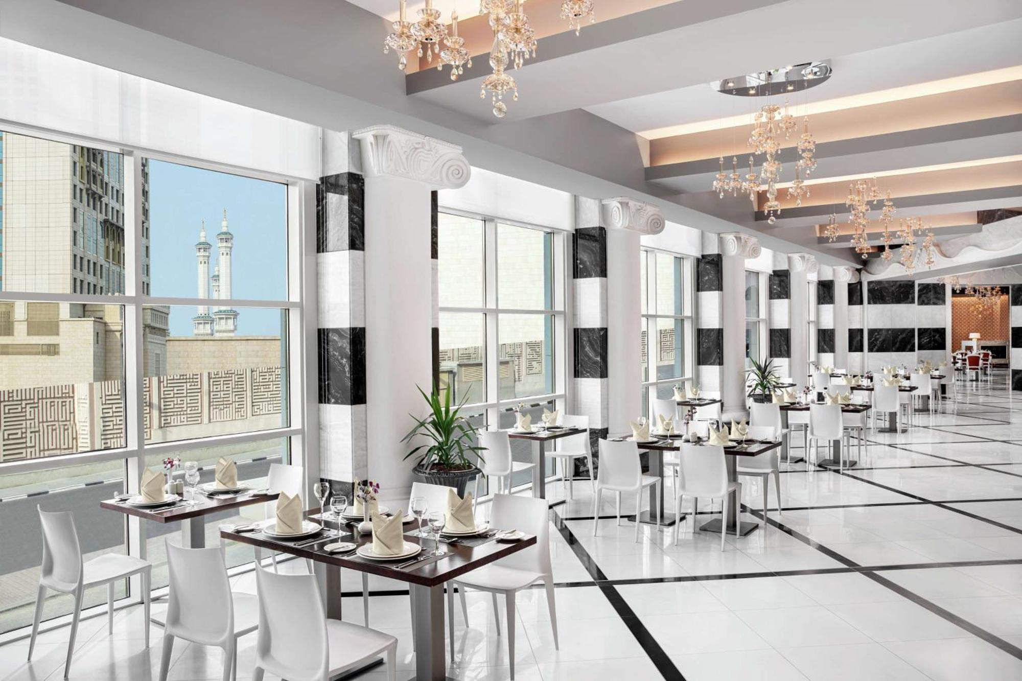 Doubletree By Hilton Jabal Omar Makkah होटल 4*